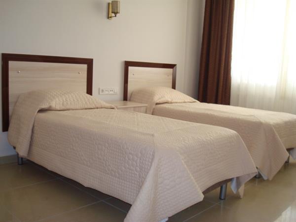 Family Room, Land View