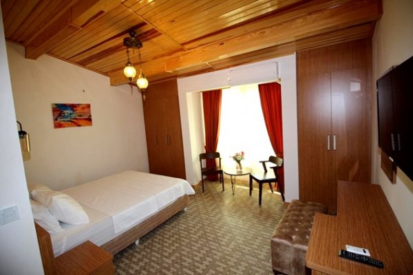 Standart Oda, Kara Manzaralı (Balkonlu)