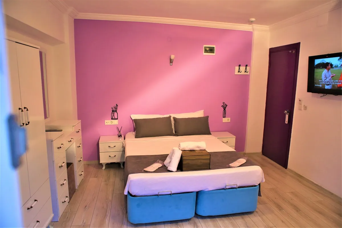 Standard Room, Street View