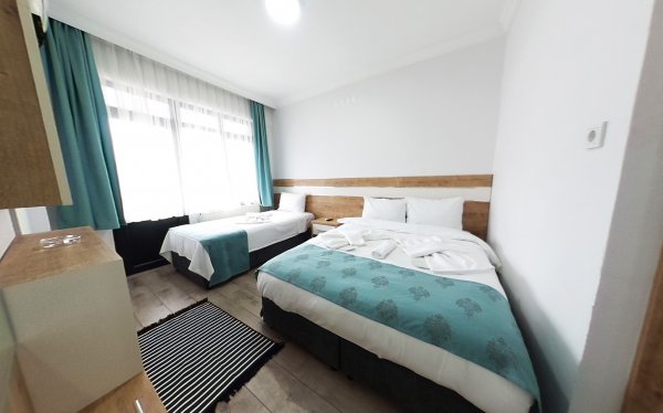 Has Balcony Room (Balcony)