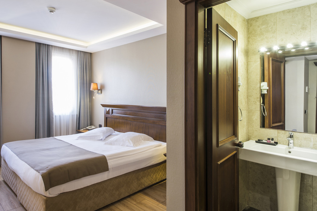 Superior Room (3 Person)