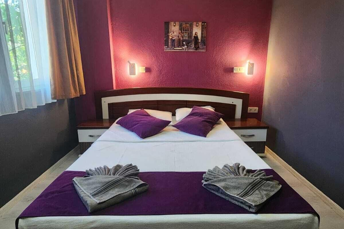 Standart Oda, Havuz Manzaralı (4 Kişilik)