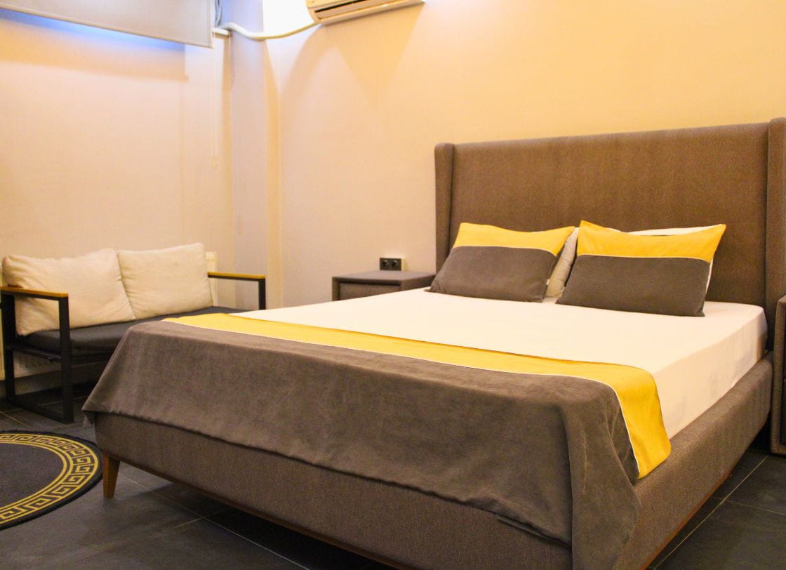 Economy Room
