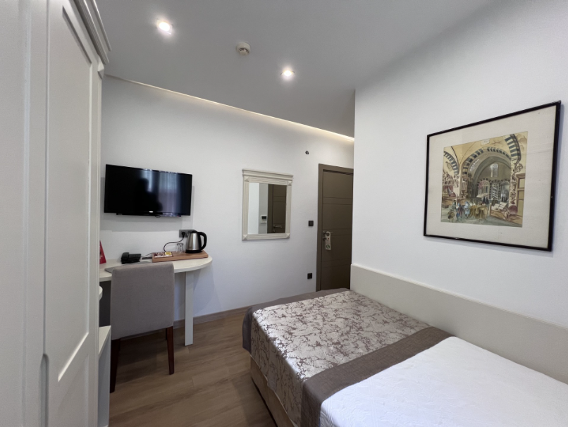 Single Room (1 Person)