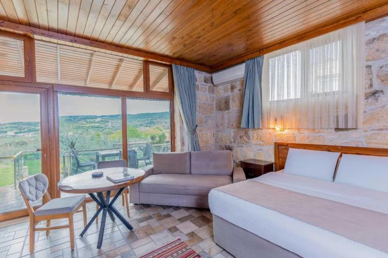 Family Room (Balcony)